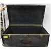 Image 2 : VINTAGE STEAMER TRUNK