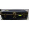 Image 1 : VINTAGE SUITCASE TRUNK