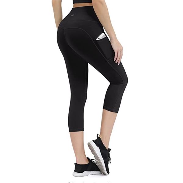 NEW BUTT LIFTING POCKETED CAPRI YOGA PANTS