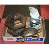 Image 1 : GARDEN DECOR GNOME, BIRD FEEDER, METAL TURTLE