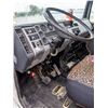 Image 8 : 1999 FREIGHTLINER 5-TON TRUCK CUMMINS ENGINE