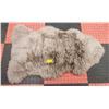 Image 1 : WINDWARD GENUINE 4FT AUSTRALIAN SHEEP SKIN RUG