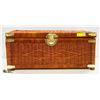 Image 1 : WICKER STORAGE CHEST