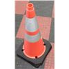 Image 1 : 2- 28" TRAFFIC CONES/PYLONS