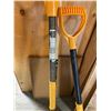 Image 2 : Shovels