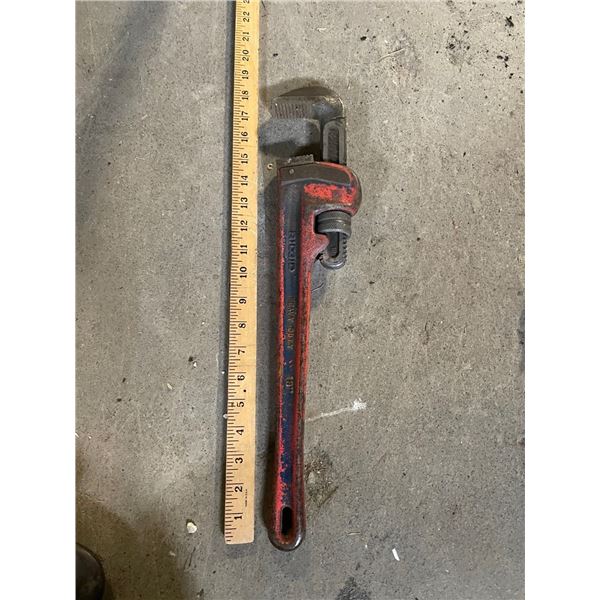 18  Pipe Wrench