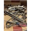 Image 2 : Wrenches and screw driver