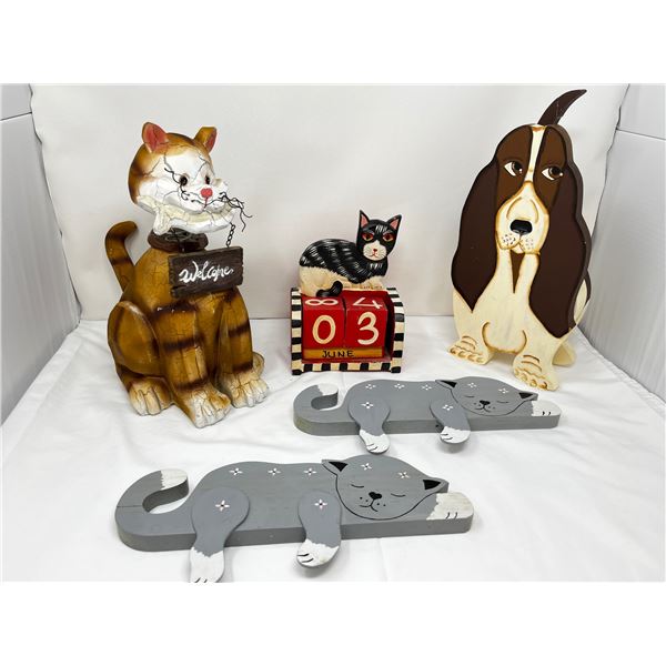Cat and Dog Décor