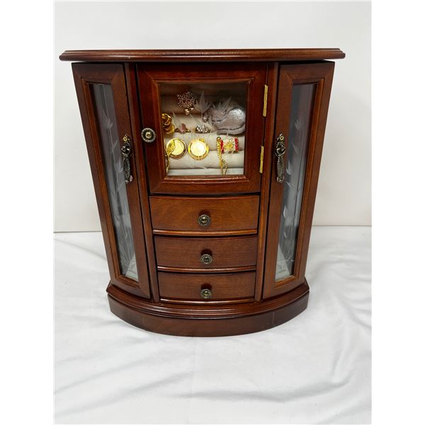 Wooden Jewlery Box - swivels
