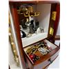 Image 4 : Wooden Jewlery Box - swivels
