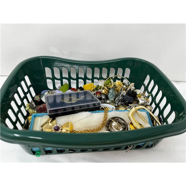 Assorted Jewlery Lot