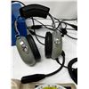 Image 3 : Lot of 3- David Clark airplane Pilot Headsets