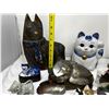 Image 4 : Mixed group of cat figurines and décor