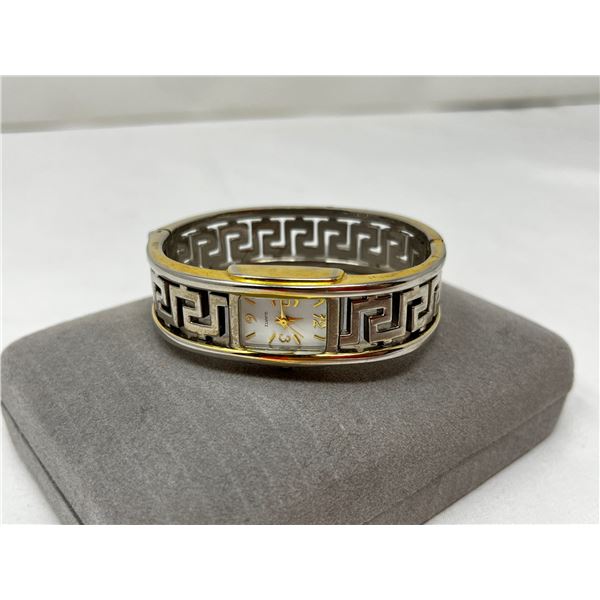 Solid Band silver tone ladies wrist watch