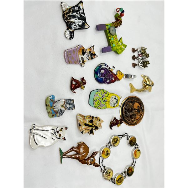 Large lot of mixed ladies costume jewelry