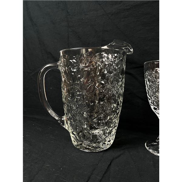 Fantasia floral pattern glass and pitcher set