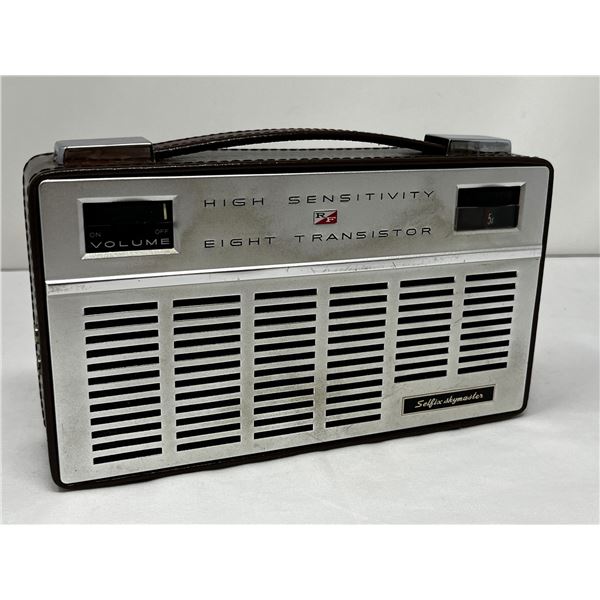 Vintage Selfix Skymaster transistor radio