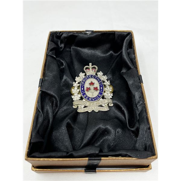 Atomic Energy of Canada Security Cap Badge