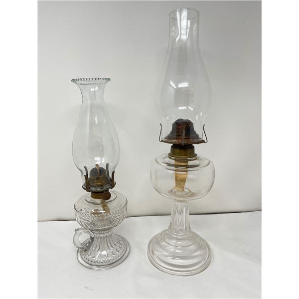 Set of 2-vintage oil lamps with globes