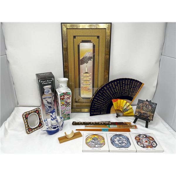 Japanese Group lot of mixed souvenirs and décor