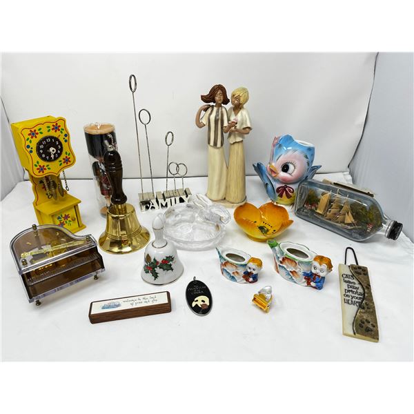 Mixed lot of household décor