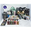 Image 1 : Mixed lot of art supplies, paint, brushes, and misc