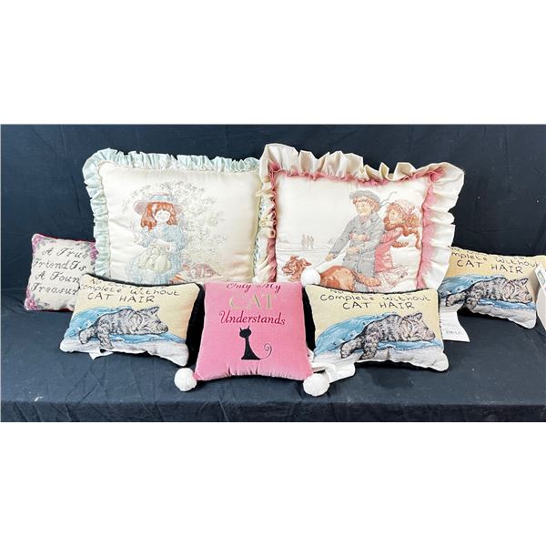 Lot fo 7 decorative throw pillows