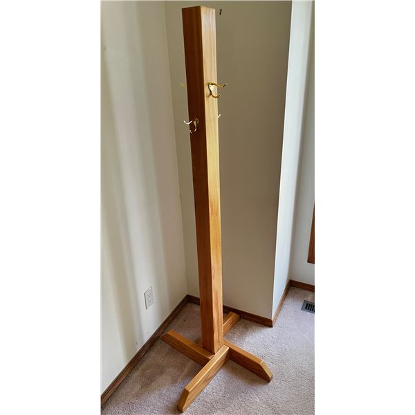 5" tall wooden multisided coat rack