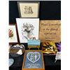 Image 4 : 18 piece lot of mixed house décor and artwork