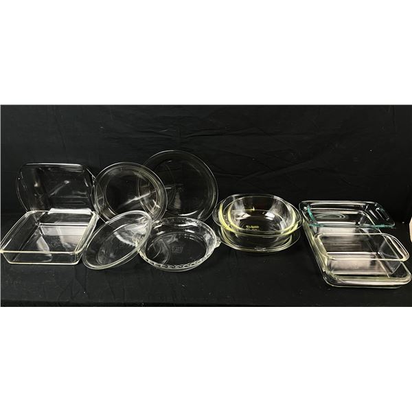 Lot of jenna glas and pyrex baking dishes
