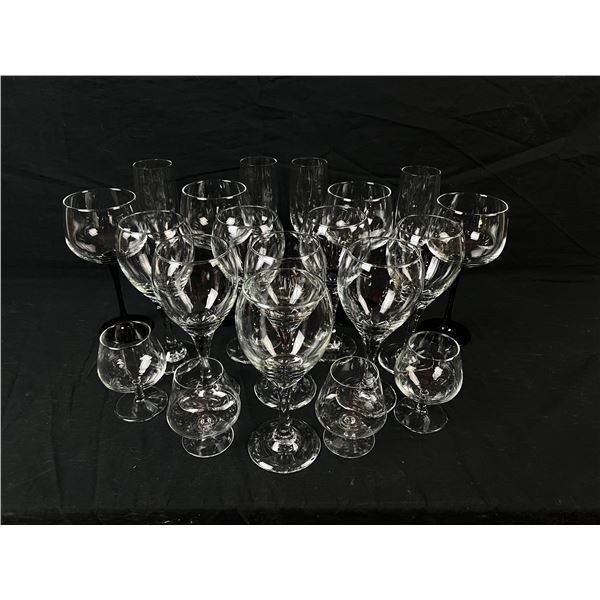 Various sets of glass stemware
