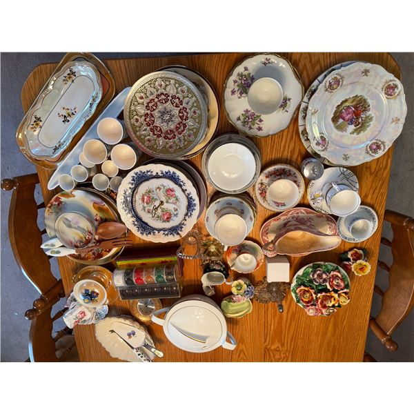 Large group of assorted housewares