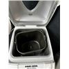 Image 2 : Crock pot and black& decker bread maker