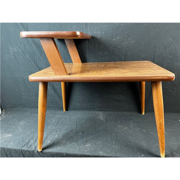 Classic style tv magazine table