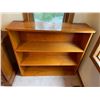 Image 1 : 3 compartment wooden shelf