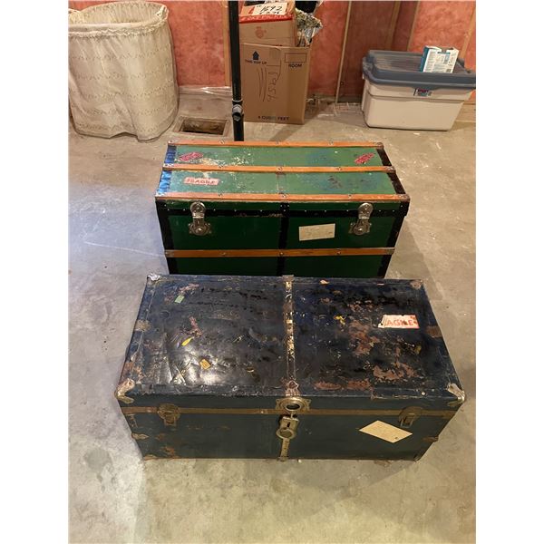 Set of 2 vintage steamer trunks