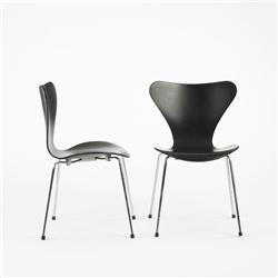 Arne Jacobsen Sevener chairs model 3107, pair