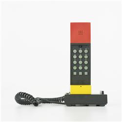 Ettore Sottsass Enorme phone