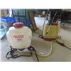 Image 1 : 2 Backpack Yard Sprayers ; 1) with Wand, 1) with Boom