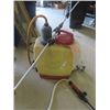 Image 3 : 2 Backpack Yard Sprayers ; 1) with Wand, 1) with Boom