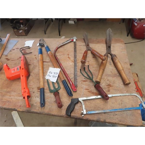 Hand Yard/Flower Bed Tools ; Saw, Hedger, Pruner & B+D Power Scuffler