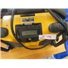 Image 3 : DeWalt JobSite Radio