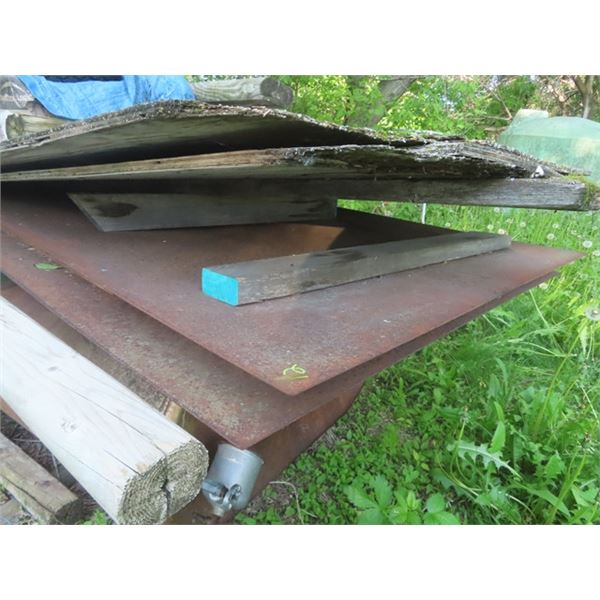 10 Metal Sheets ; 2 ) 4'X 8', 8) 2' x 8'  *** Item is OFFSITE in East Selkirk **  *** Please Call 20