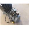 Image 2 : 1.5 HP 3 Gal Jobsite Air Compressor
