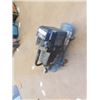 Image 3 : 1.5 HP 3 Gal Jobsite Air Compressor