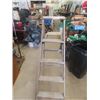 Image 2 : Wooden Step Ladder
