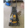 Image 3 : Cubcadet 173cc Sefl Propelled Mower with Bagger - Working Condition