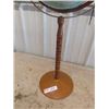 Image 3 : Globemaster 12" Globe, Floor Model Approximately 30" Tall Raised  + Features in Excellent Condition