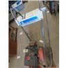 Image 2 : MTD Snowflite 20" Wide Snowblower Electric Start