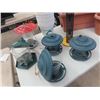 Image 2 : Planters & Bird Feeder